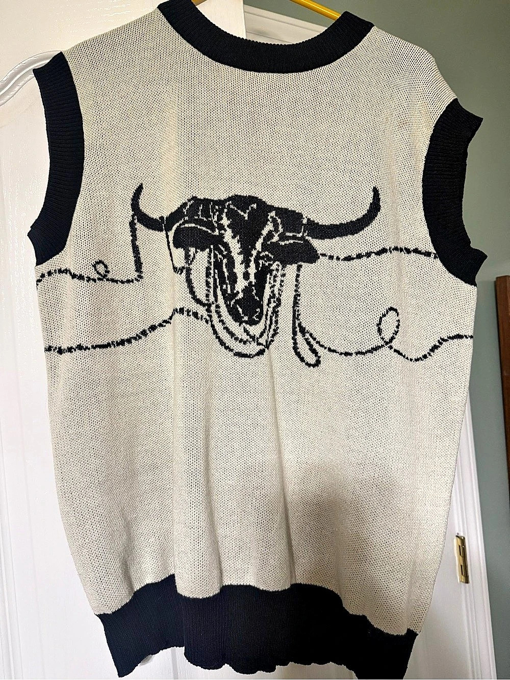 Two 2 Fly Western Steer Head Knit Sweater Size Medium